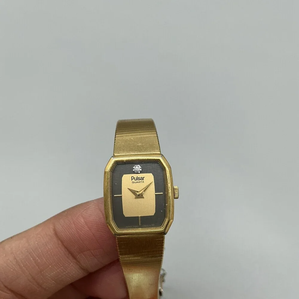 Vintage Pulsar Womens Watch 16mm Black Dial Gold Tone Y590-5549 New Battery 6